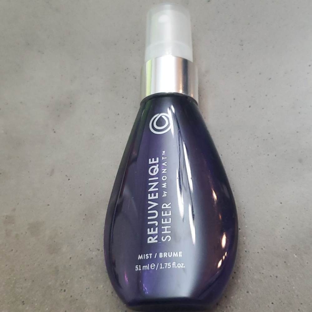Monat Rejuveniqe Sheer Mist
